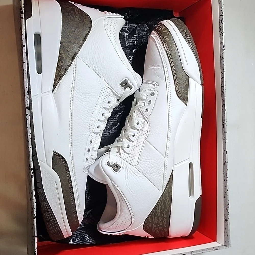 Jordan Retro Sneakers White with Black and Brown Details